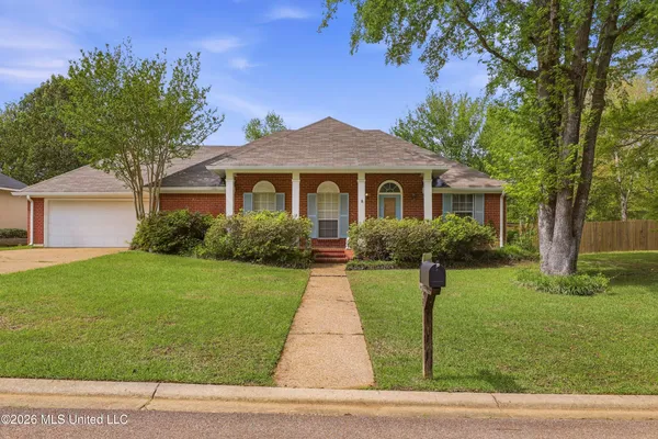 $2,050 | 4012 Brookwood Drive, Flowood, MS 39232