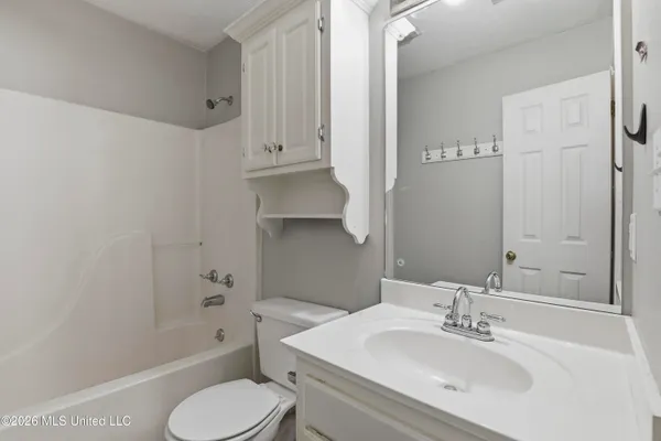 $2,050 | 4012 Brookwood Drive, Flowood, MS 39232