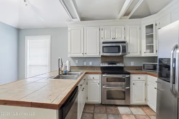 $2,050 | 4012 Brookwood Drive, Flowood, MS 39232