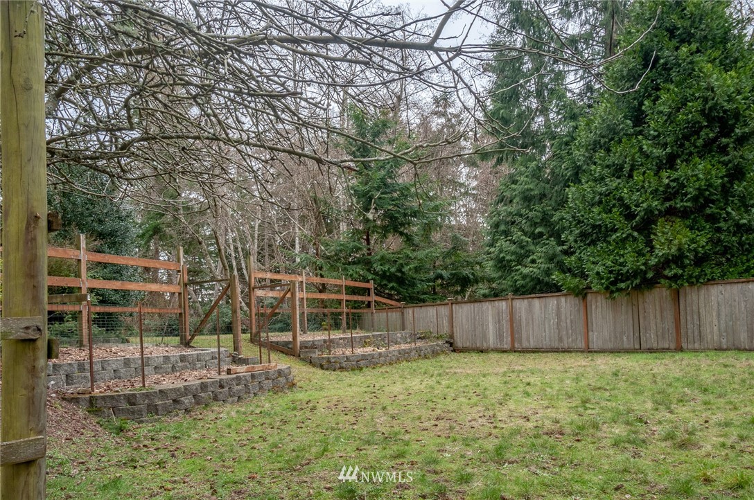 3653 Britzman Loop Clinton, WA 98236 - Photo 4 of 21 Gallery Image 4