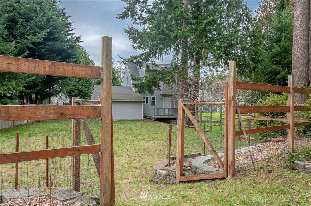 3653 Britzman Loop Clinton, WA 98236 - Photo 5 of 21 Gallery Image 5