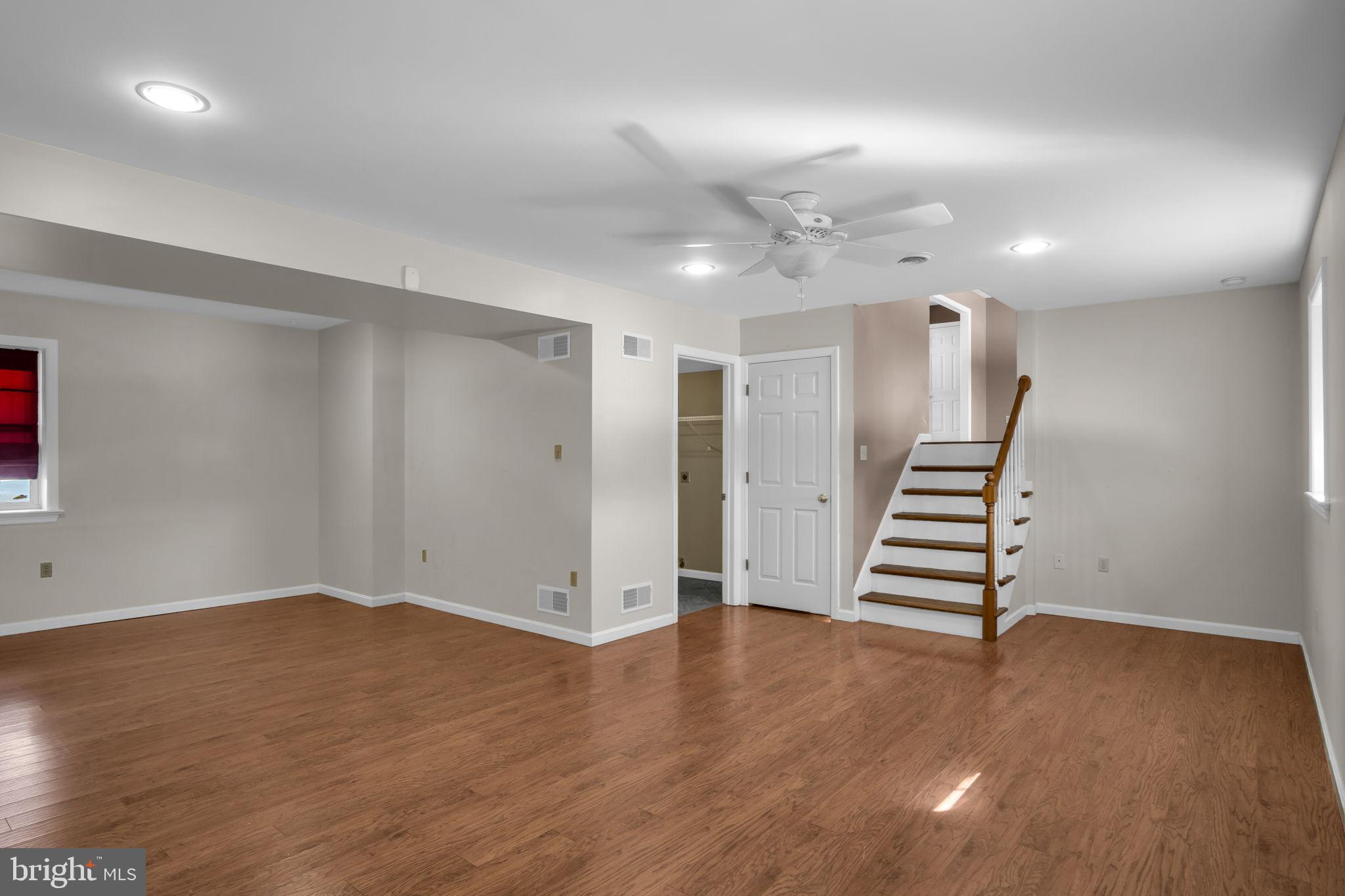 169 Covered Bridge Road Elizabethtown, PA 17022 - Photo 21 of 33 Spacious, sunlit living area with charm.
