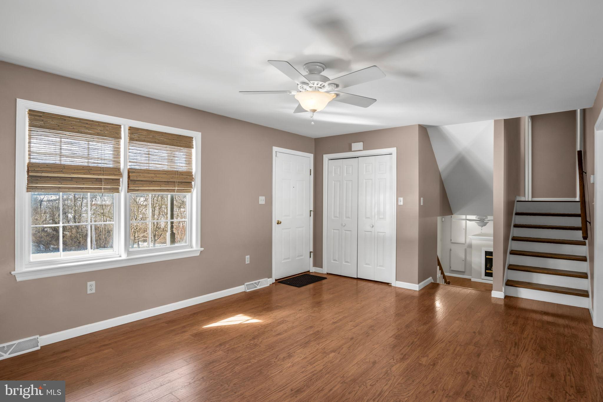 169 Covered Bridge Road Elizabethtown, PA 17022 - Photo 3 of 33 Bright and airy entryway with natural light.