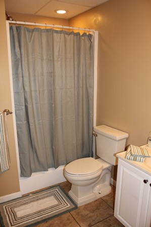 25 Riverside Drive Rocky Mount, VA 24151 - Photo 28 of 33 Full Bath (Lower)