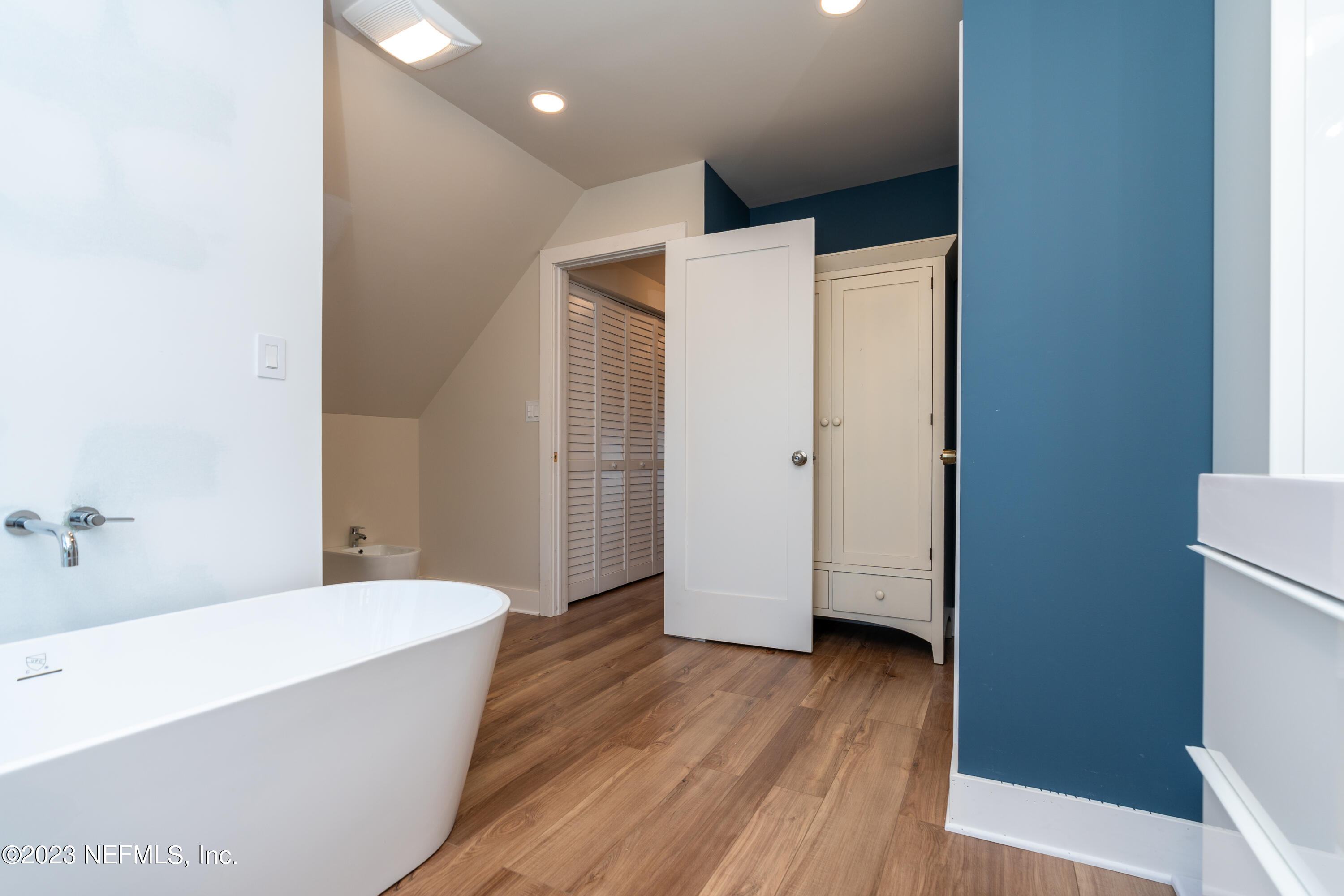 281 Ole Road St. Augustine, FL 32080 - Photo 52 of 61 a bathroom with a bathtub and shower