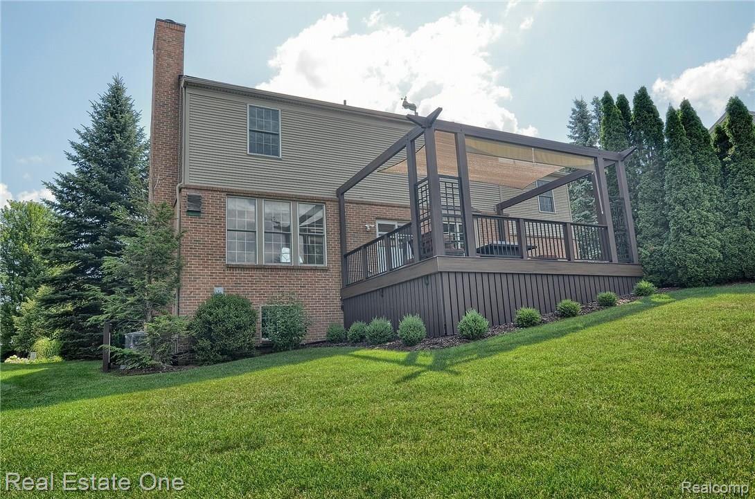 1990 Beaver Creek Drive Rochester, MI 48307 - Photo 42 of 45 Rear_2nd_View.jpg