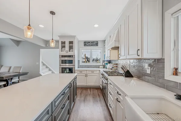 $825,000 | 794 Pecan Street, Lindenhurst, NY 11757