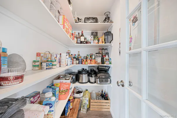 $825,000 | 794 Pecan Street, Lindenhurst, NY 11757