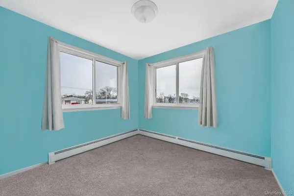 $825,000 | 794 Pecan Street, Lindenhurst, NY 11757