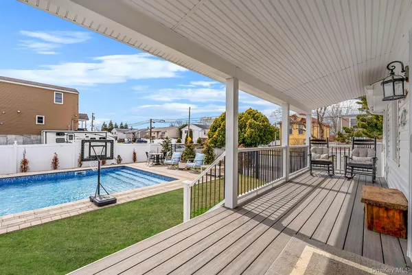 $825,000 | 794 Pecan Street, Lindenhurst, NY 11757