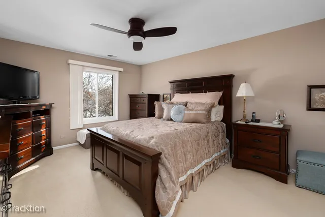 $249,900 | 1014 Lakeland Court, Unit 2A, Wheeling, IL 60090