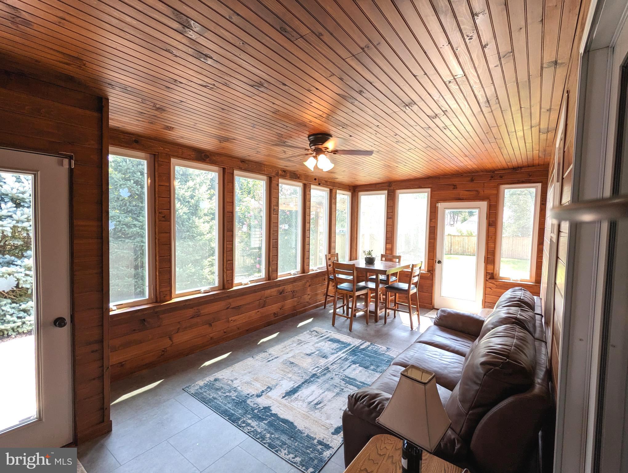 25 Maple Avenue Gettysburg, PA 17325 - Photo 22 of 35 a living room with furniture and a large window