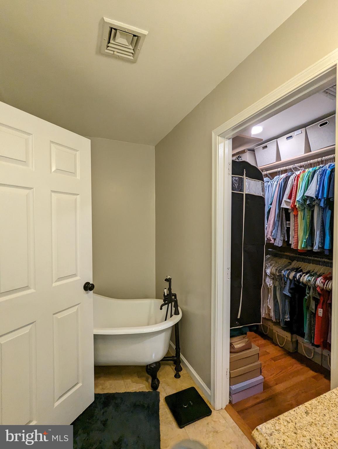 25 Maple Avenue Gettysburg, PA 17325 - Photo 35 of 35 a bathroom with a sink and a mirror