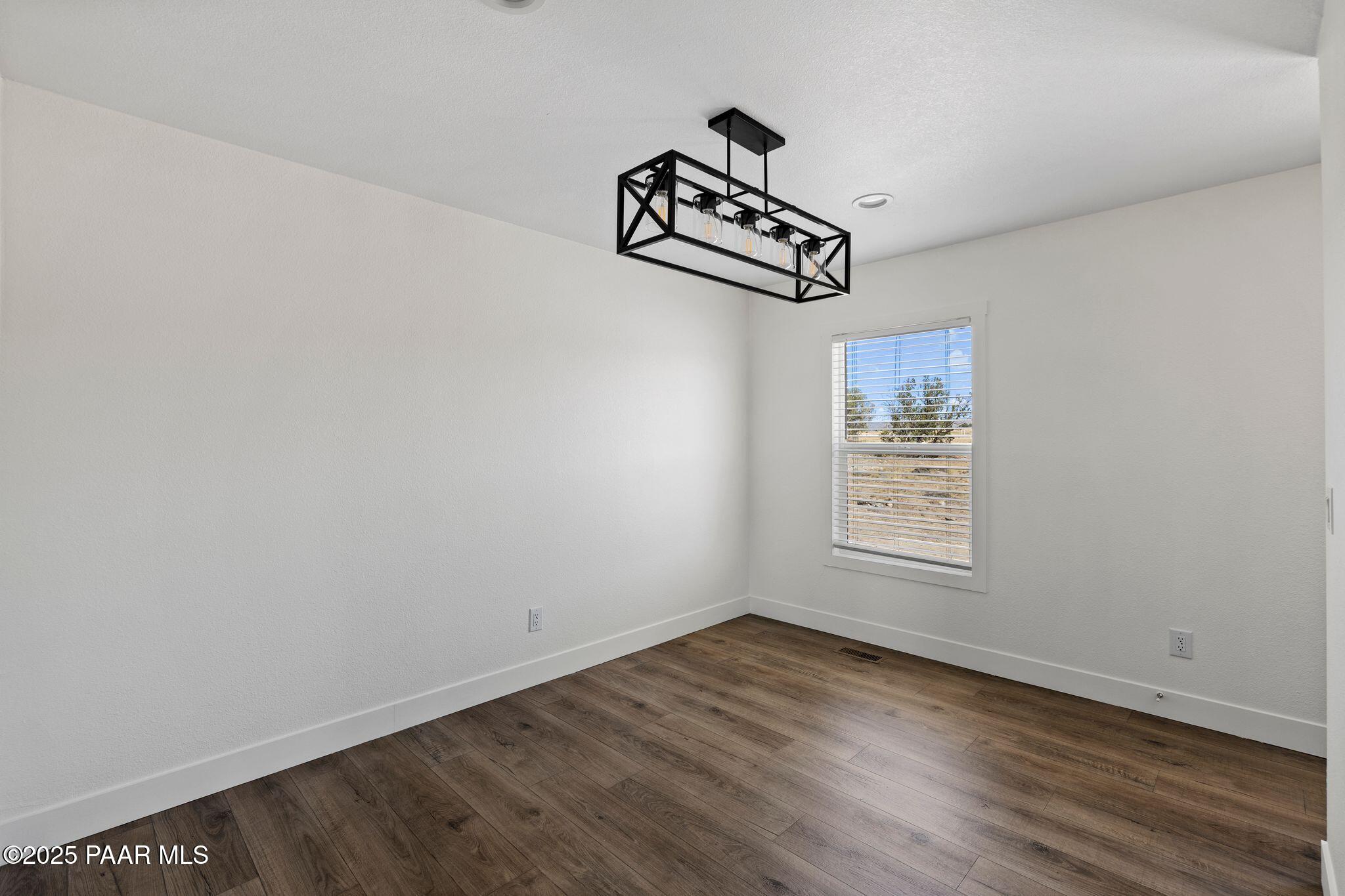 1440 East E Spring Paulden, AZ 86334 - Photo 19 of 53 Dining Room