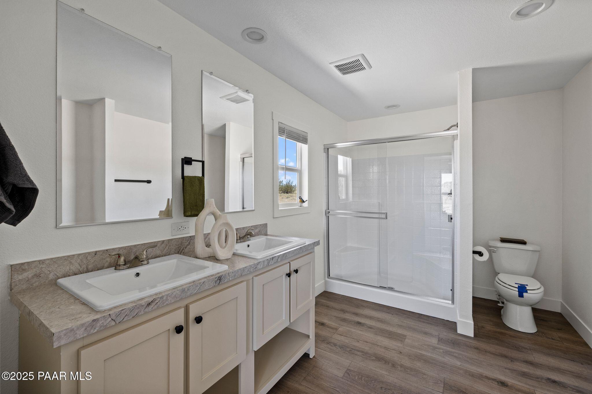 1440 East E Spring Paulden, AZ 86334 - Photo 28 of 53 Primary Bathroom