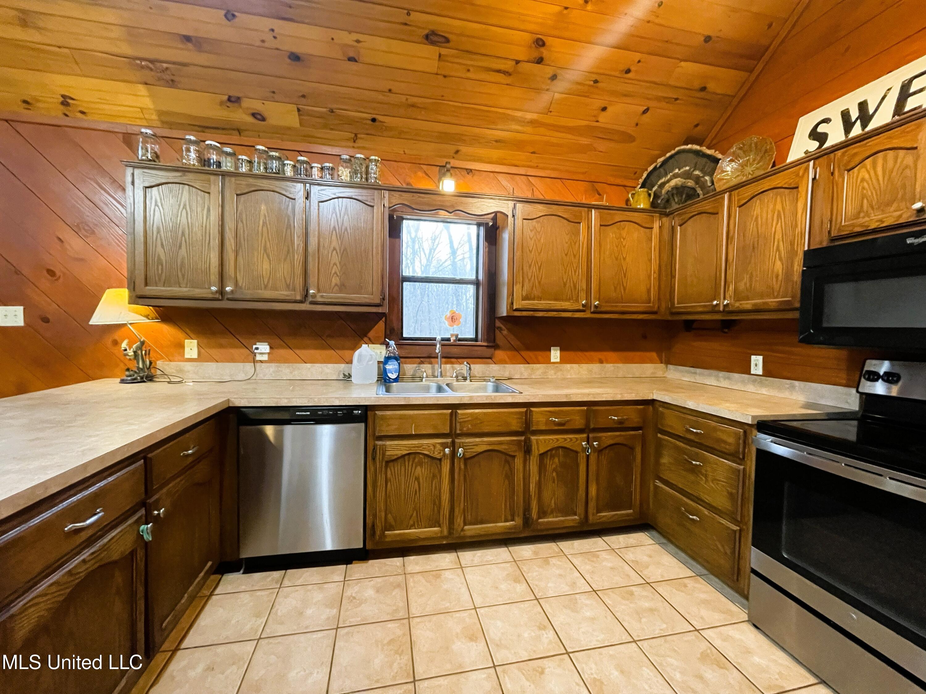 530 Arkabutla Dam Road Coldwater, MS 38618 - Photo 16 of 38 IMG_8848