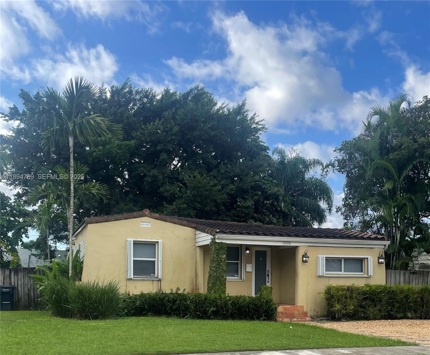 5886 Southwest 42nd Street Miami, FL 33155 - Photo 18 of 19