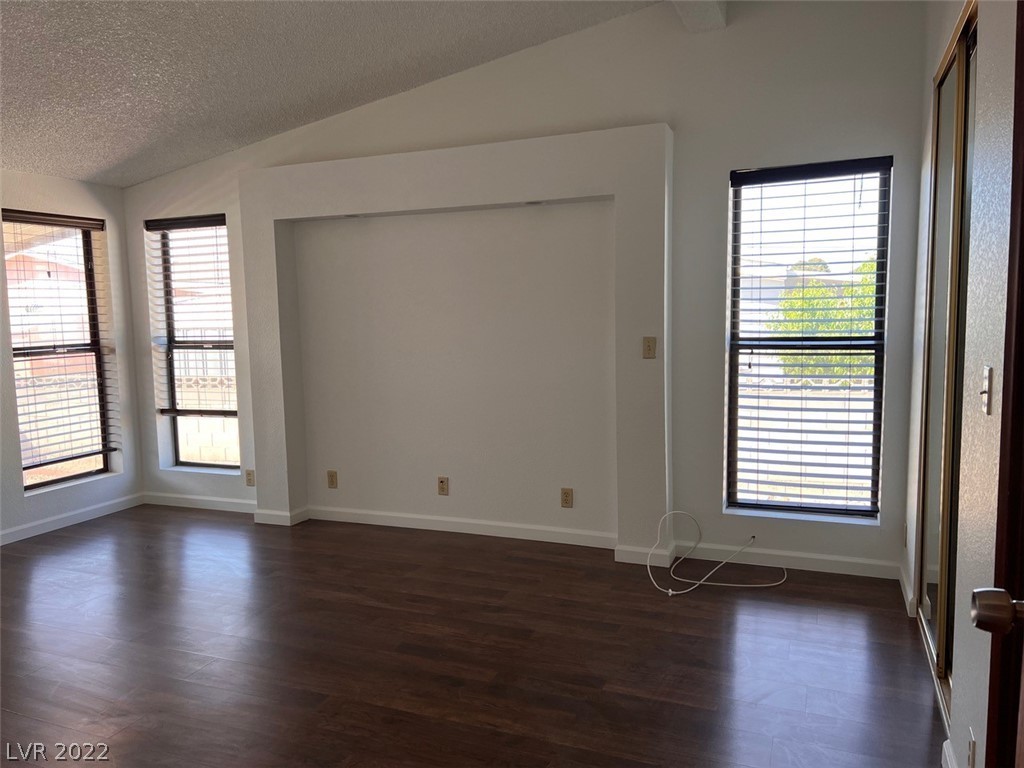 5482 Petaca Road Las Vegas, NV 89122 - Photo 3 of 31