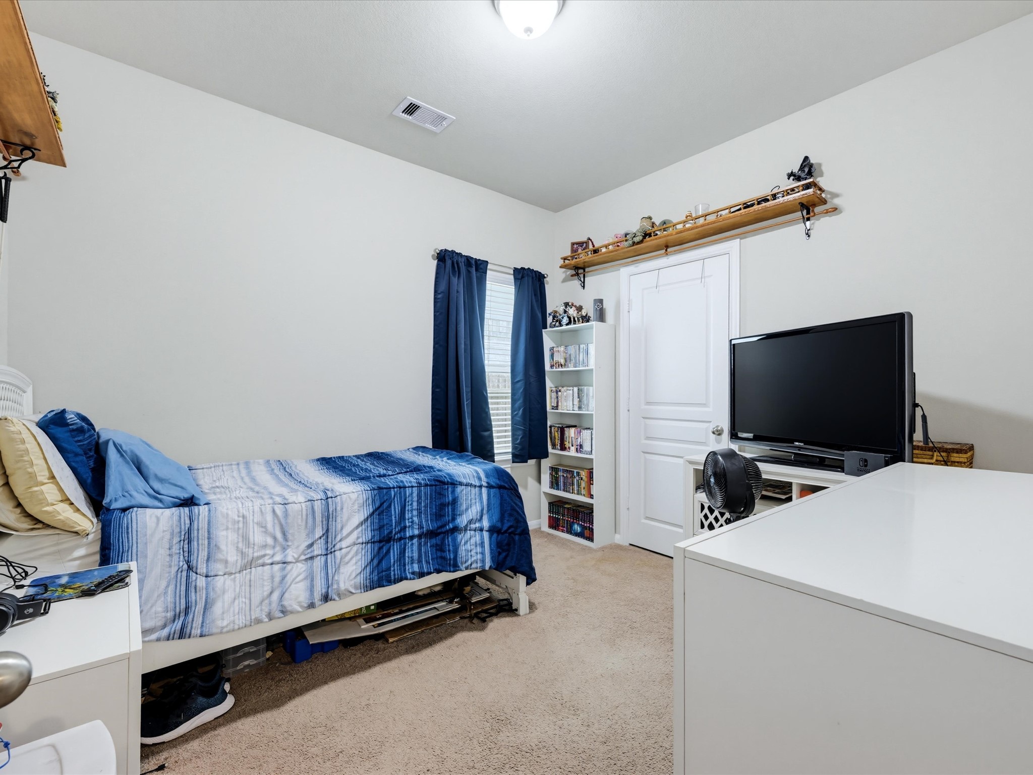 10414 Ritter Run Drive Rosharon, TX 77583 - Photo 19 of 29 Bedroom 2
