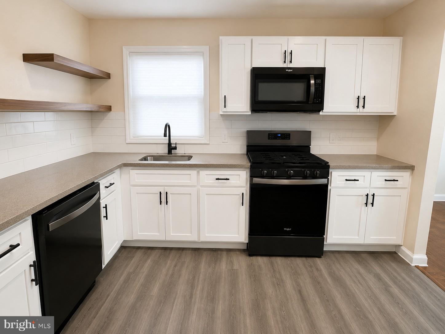 514 Filmore Street Riverside, NJ 08075 - Photo 17 of 28 Kitchen - Ai Staging