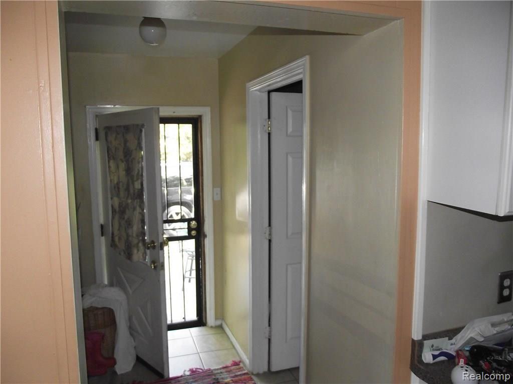 22515 Beech Road Southfield, MI 48033 - Photo 8 of 17 Beech & Forrer 009.jpg