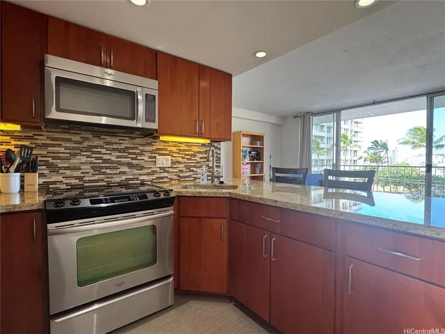 $1,950 | 1941 Church Lane, Unit 608, Honolulu, HI 96826