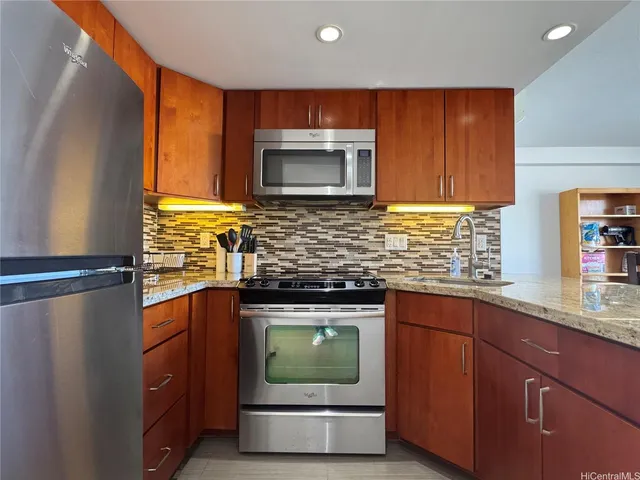 $1,950 | 1941 Church Lane, Unit 608, Honolulu, HI 96826