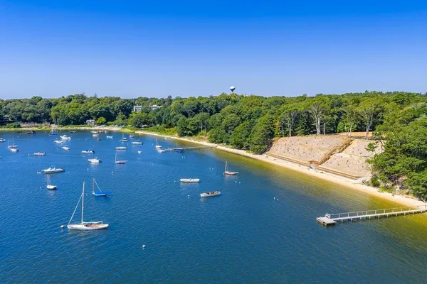 $6,950,000 | 135 Putnam Avenue, Cotuit, MA 02635