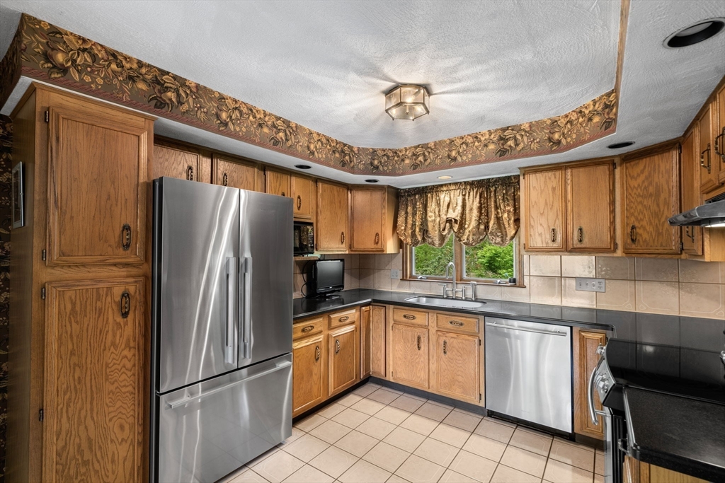 50 Shady Rest Road Easton, MA 02356 - Photo 10 of 33 Gallery Image 10