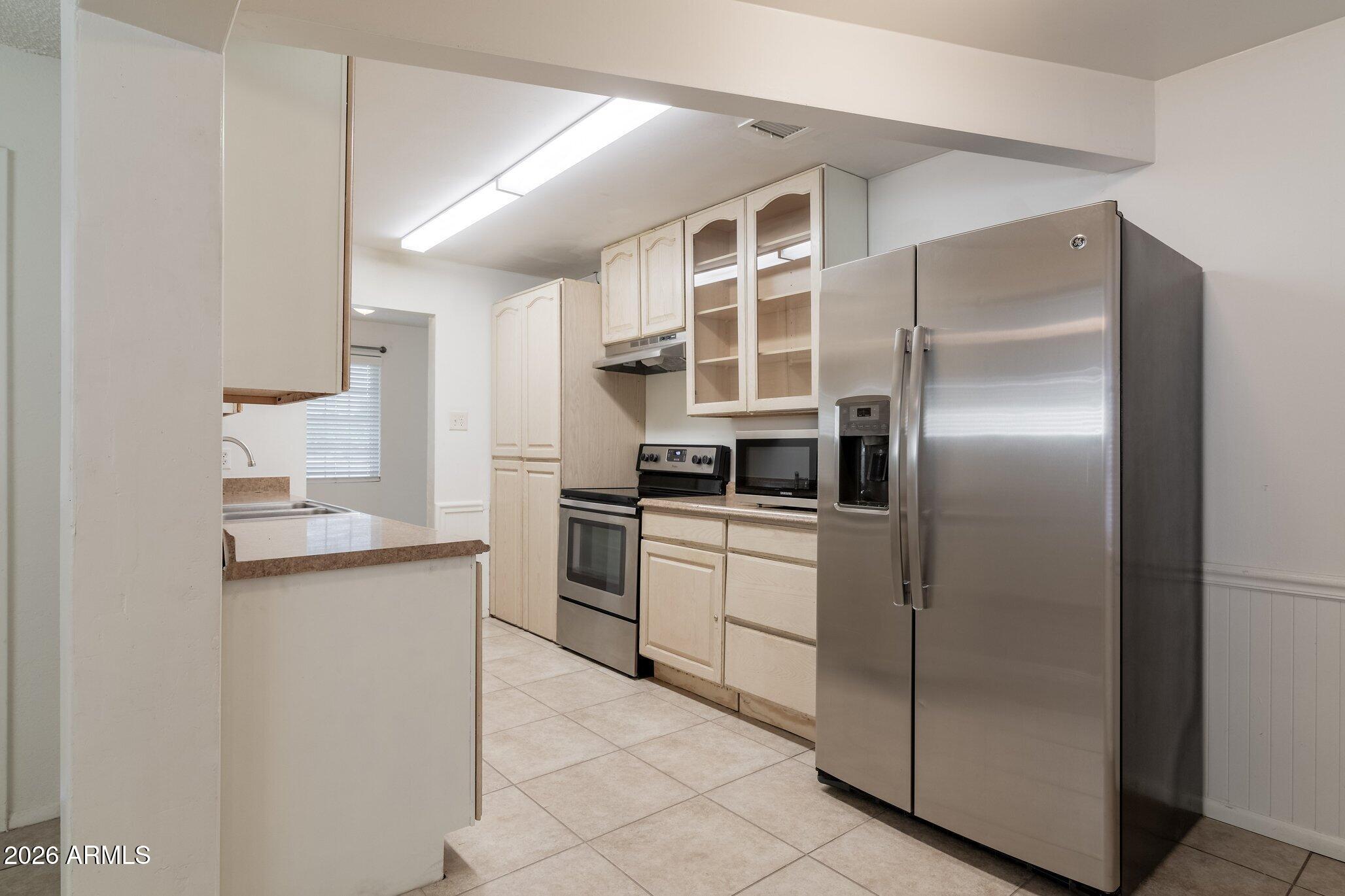 1335 East Broadway Road Mesa, AZ 85204 - Photo 4 of 23 Broadway Rd.