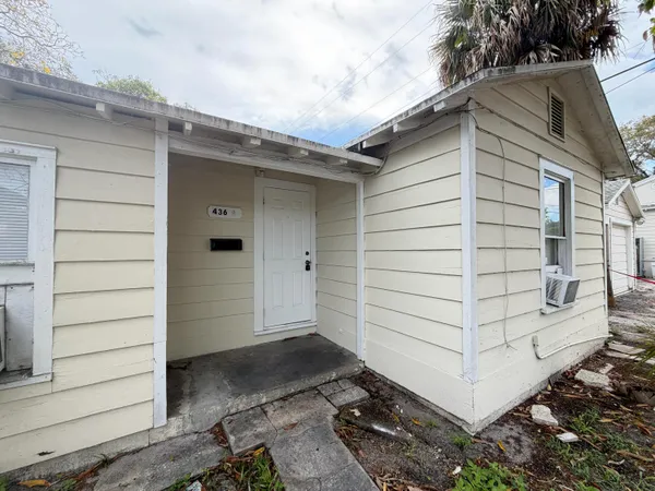 $1,300 | 436 48th Street, Unit A, West Palm Beach, FL 33407