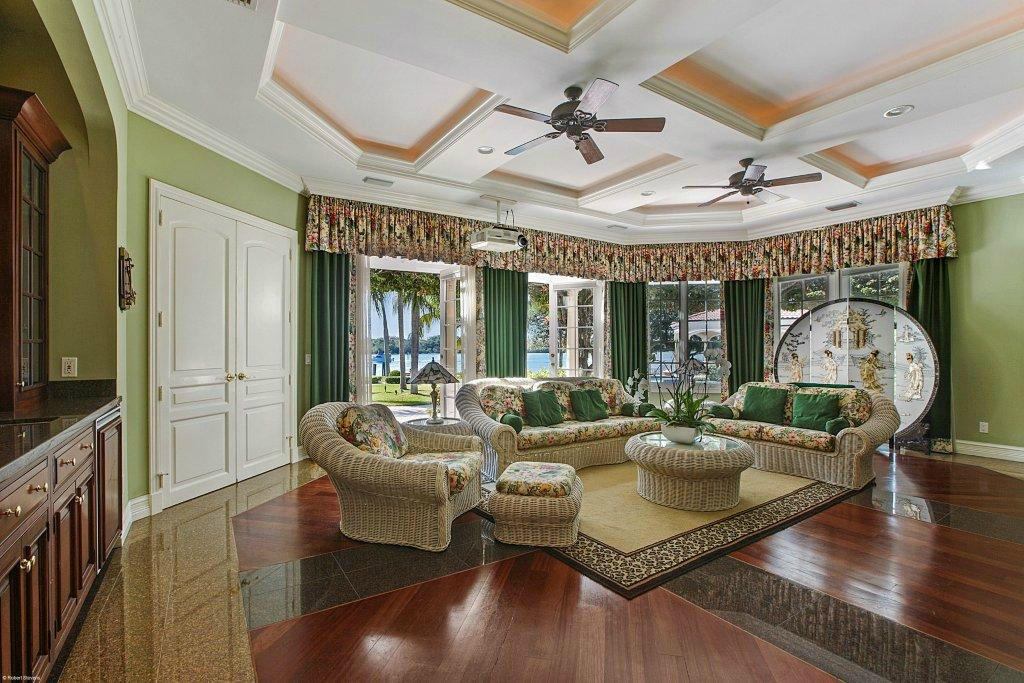 410 South Beach Road Hobe Sound, FL 33455 - Photo 15 of 36 Family area