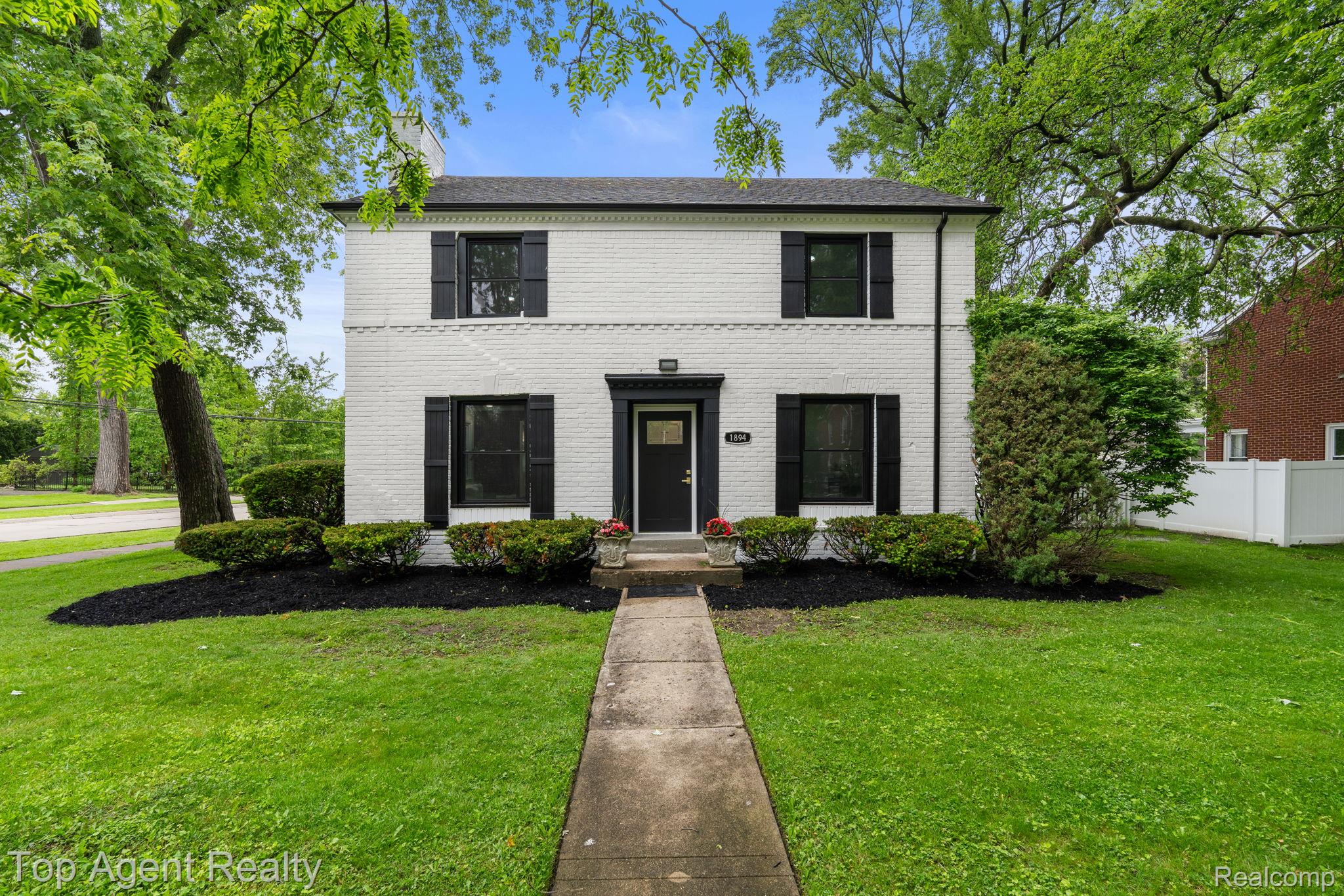 1894 Broadstone Road Grosse Pointe, MI 48236 - Photo 1 of 60 1-web-or-mls-1894 Broadstone Rd_001.jpg