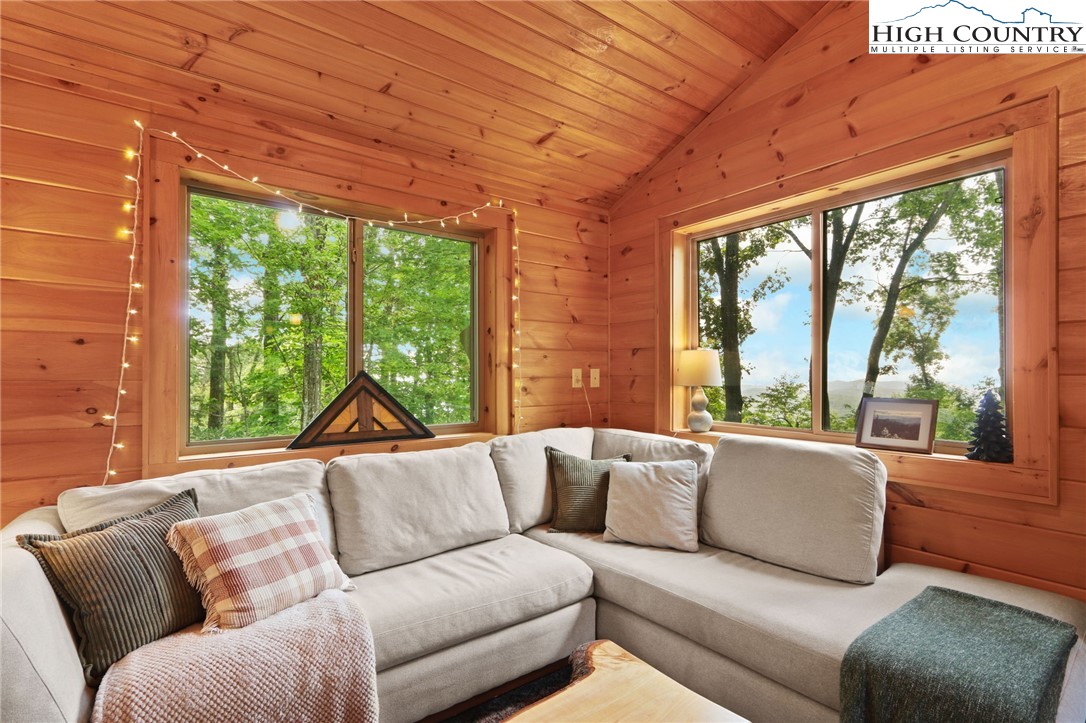 1395 Pilot Ridge Road Blowing Rock, NC 28605 - Photo 3 of 20 Gallery Image 3