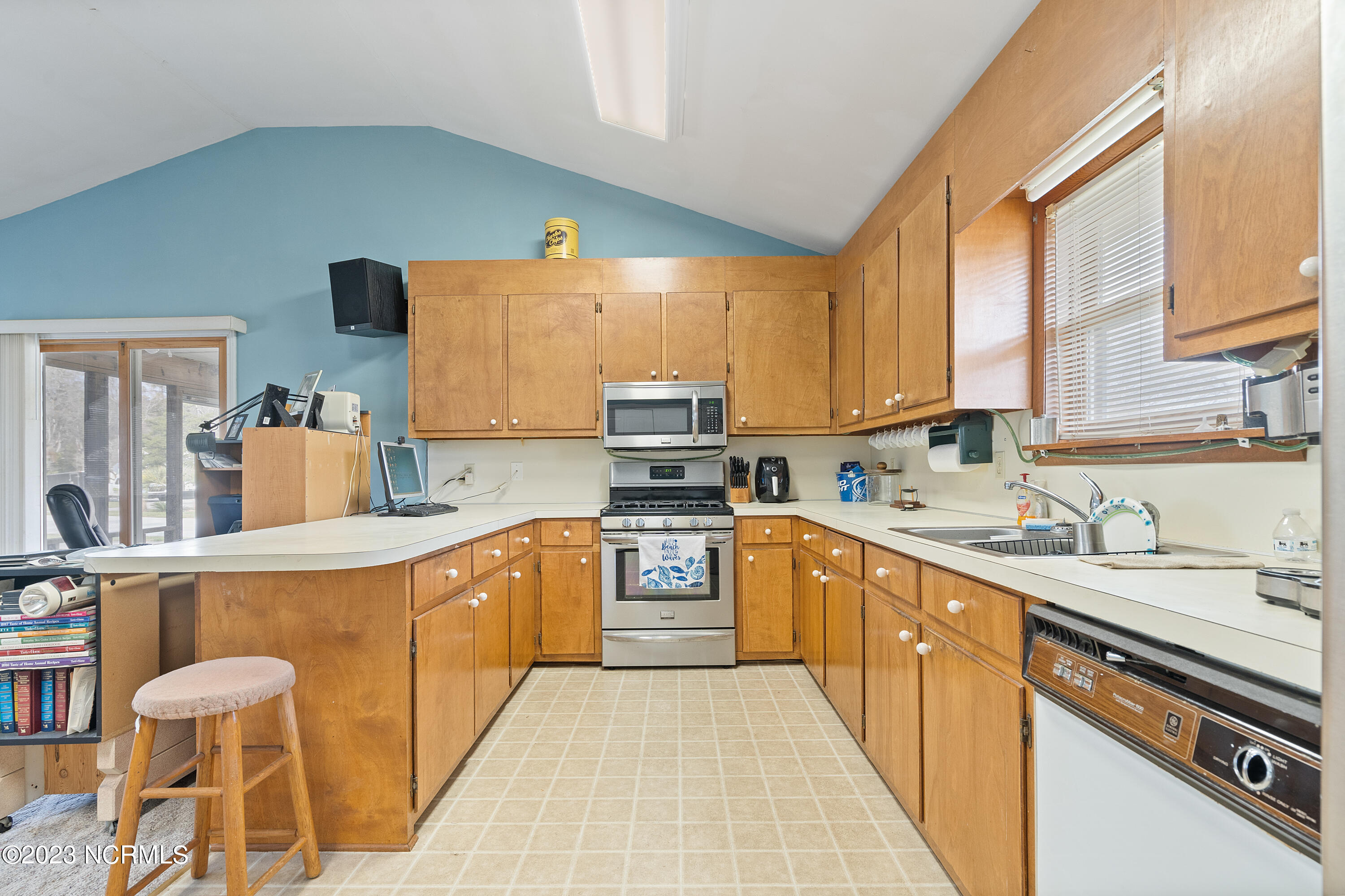 220 Azalea Circle Sunset Beach, NC 28468 - Photo 18 of 42 220 Azalea Cir -15