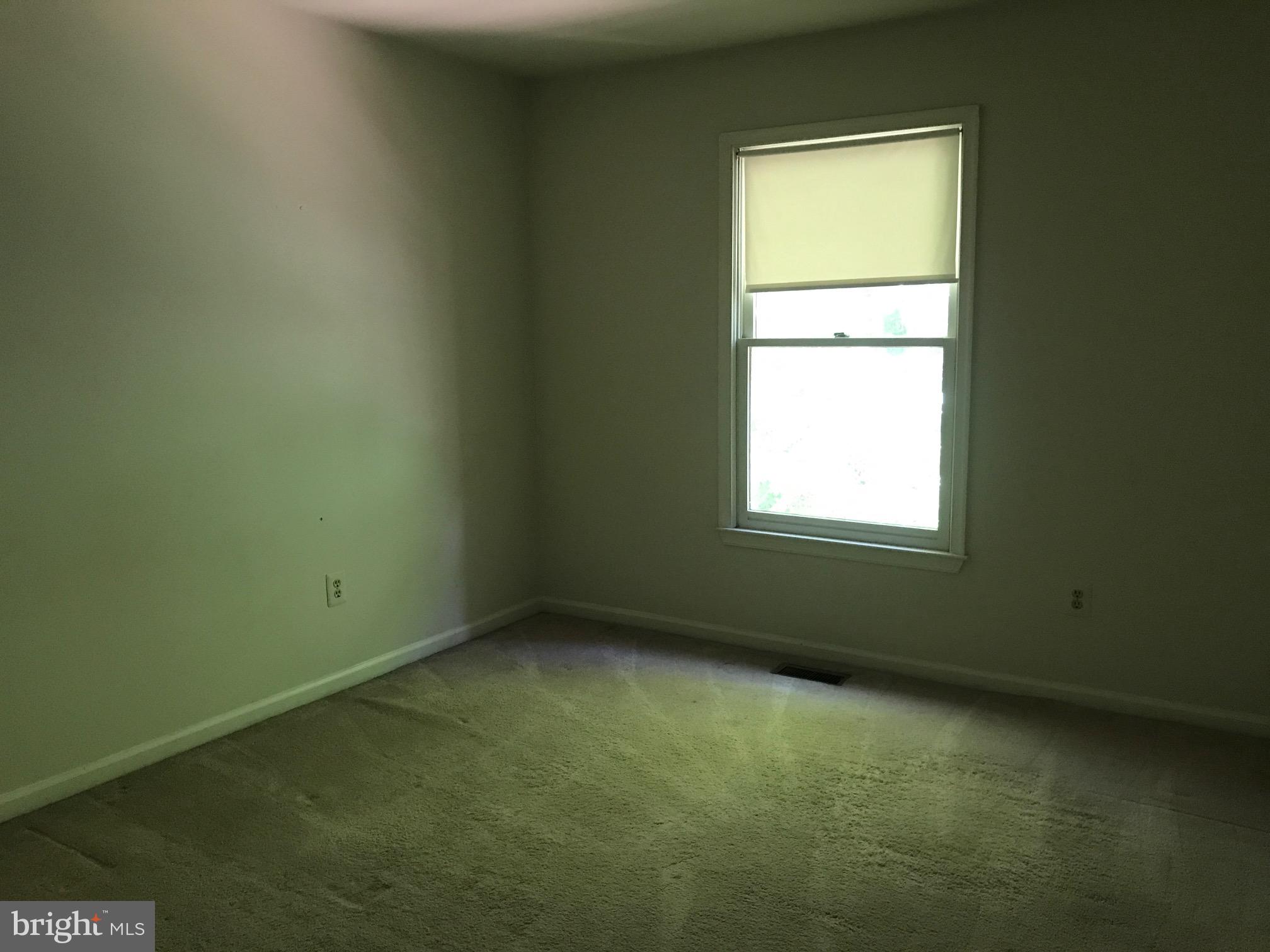 6249 Rathlin Drive Springfield, VA 22152 - Photo 20 of 38 Bedroom 3