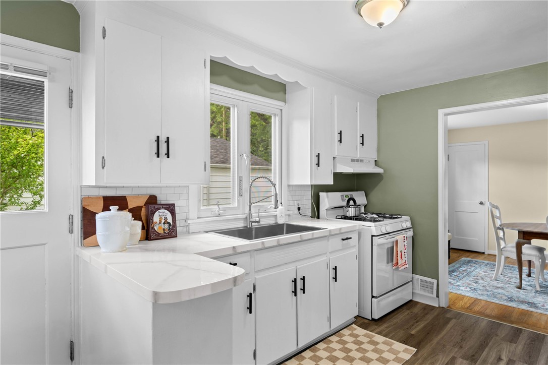 205 Dake Avenue Irondequoit, NY 14617 - Photo 12 of 39