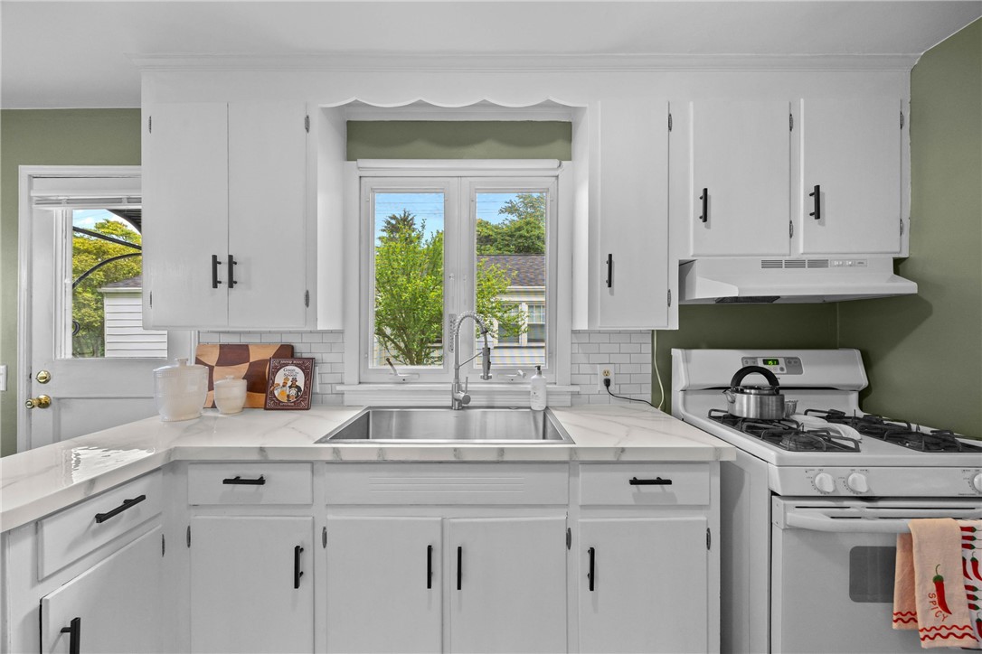 205 Dake Avenue Irondequoit, NY 14617 - Photo 15 of 39