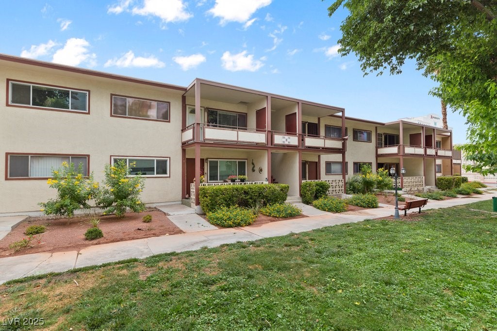 350 East Desert Inn Road, Unit H205 Las Vegas, NV 89109 - Photo 23 of 30 View of property