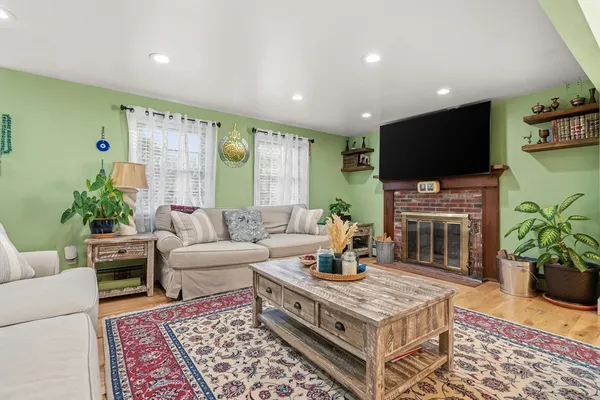 $749,000 | 25 Union Street, Yarmouth, MA 02675