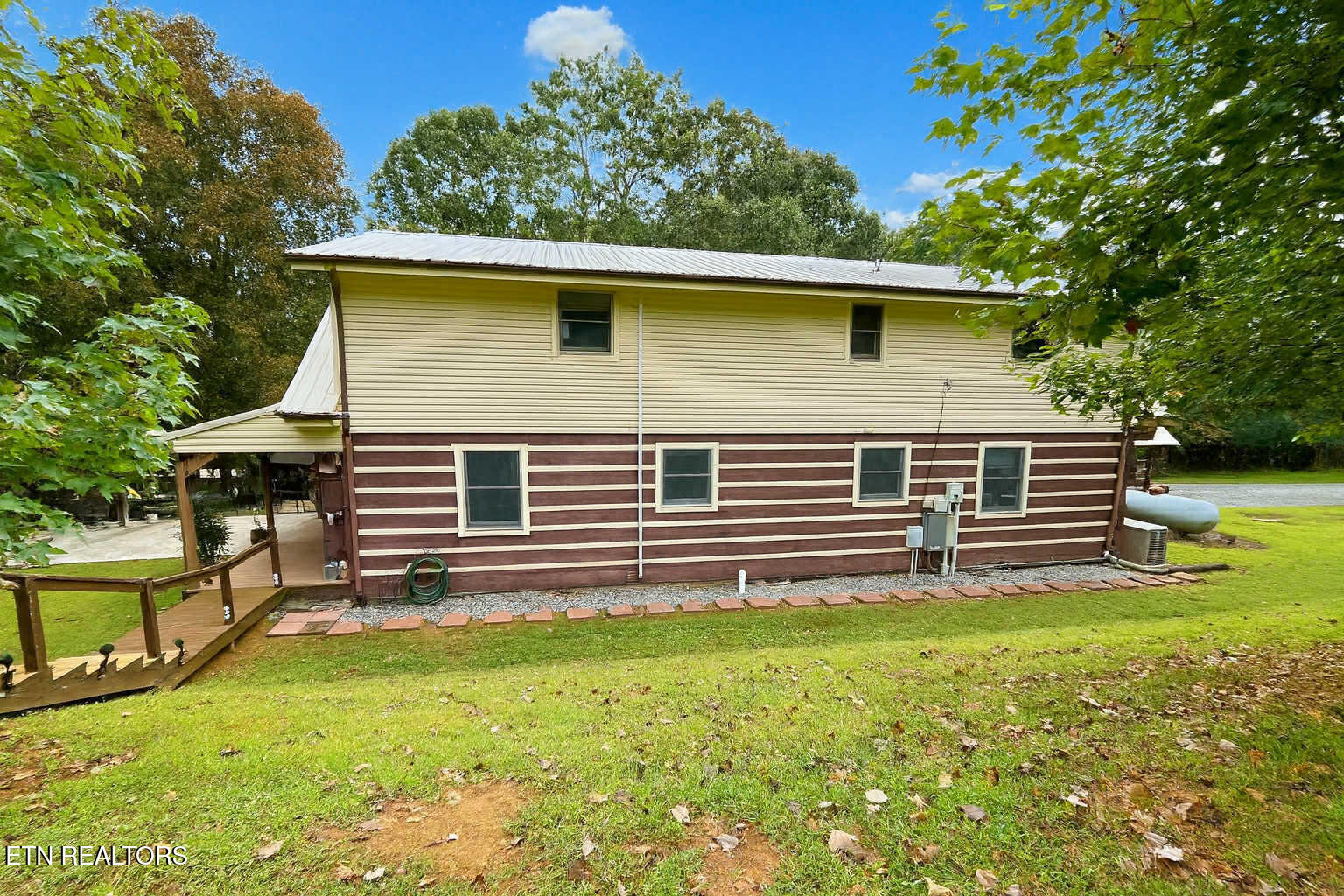 2340 Red Cloud Road Ten Mile, TN 37880 - Photo 3 of 60 37c2024d-a585-4964-bad8-4b691ad3c8b1