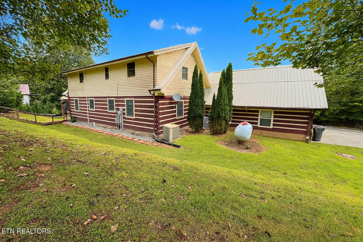 2340 Red Cloud Road Ten Mile, TN 37880 - Photo 4 of 60 1c2de7ce-1ee9-482e-97e2-6375eefd3c7d