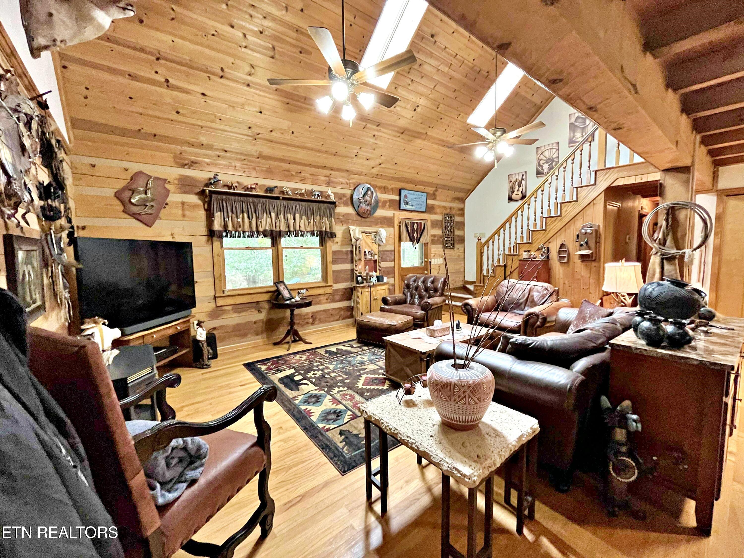 2340 Red Cloud Road Ten Mile, TN 37880 - Photo 42 of 60 livingroom 1