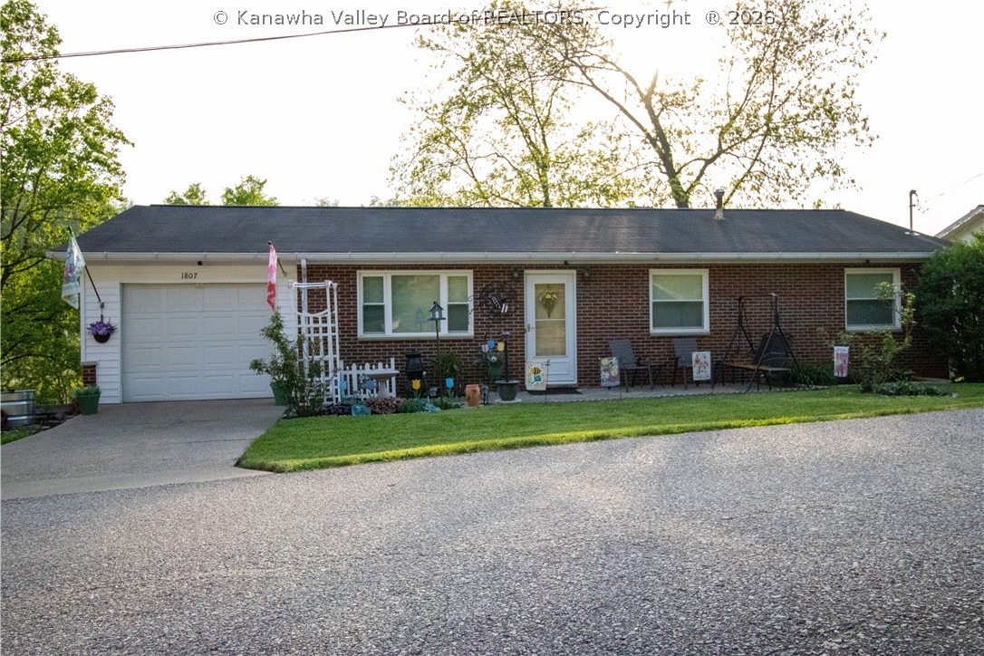 1807 Co Rte 622/4 Charleston, WV 25320 - Photo 1 of 27 Gallery Image 1