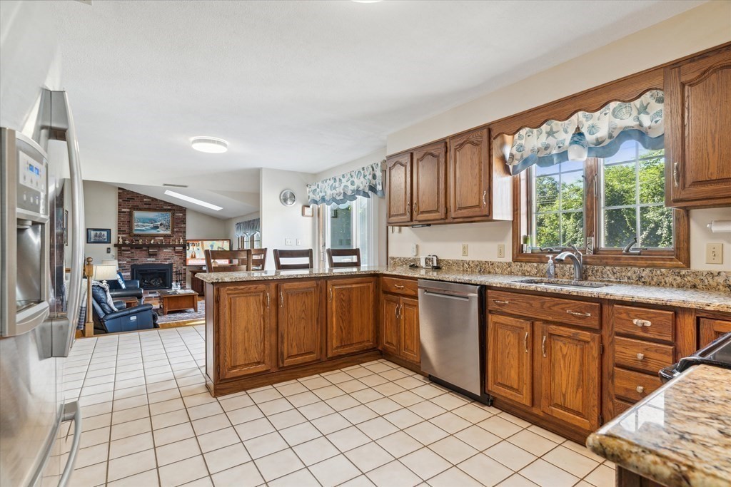 104 Nells Pond Road Lynn, MA 01904 - Photo 5 of 41 Gallery Image 5
