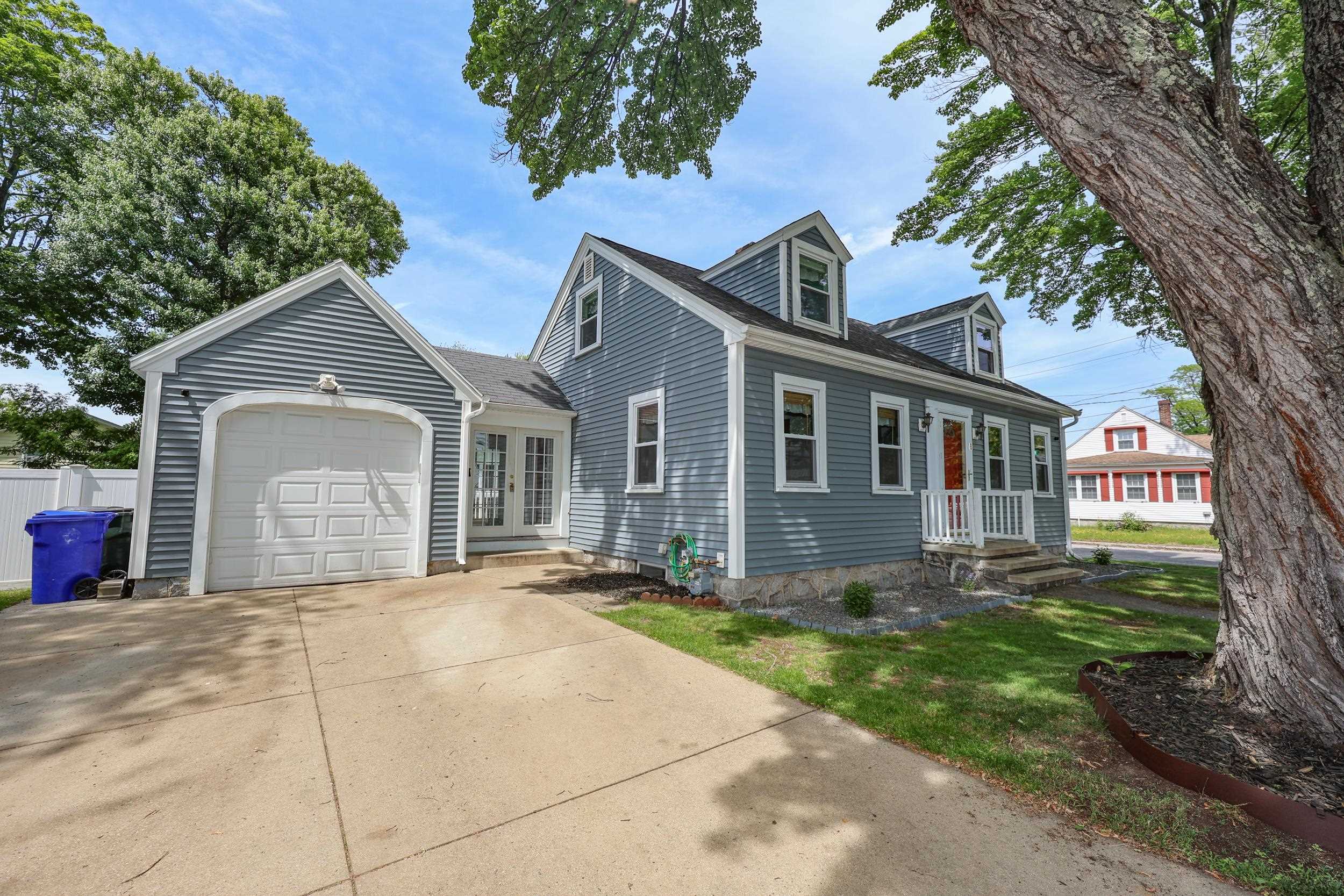 78 Candia Road Manchester, NH 03109 - Photo 3 of 56