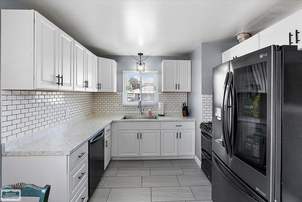 8340 Gerald Avenue Warren, MI 48093 - Photo 18 of 34 Gallery Image 18