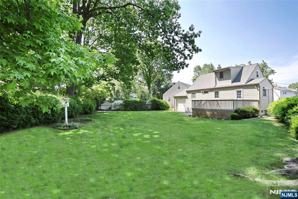 20 Dojean Court Bergenfield, NJ 07621 - Photo 43 of 50