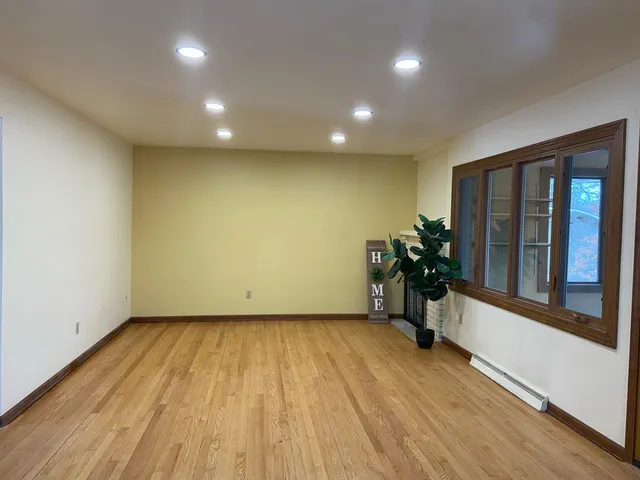 $2,400 | 1405 West 125th Court, Crown Point, IN 46307