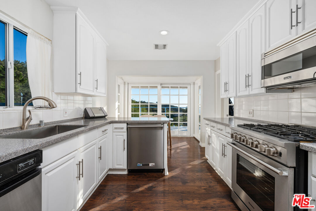 9402 Houston Road Malibu, CA 90265 - Photo 19 of 31